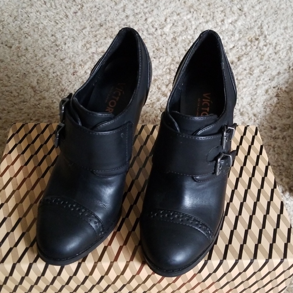 Victor Alfaro pumps